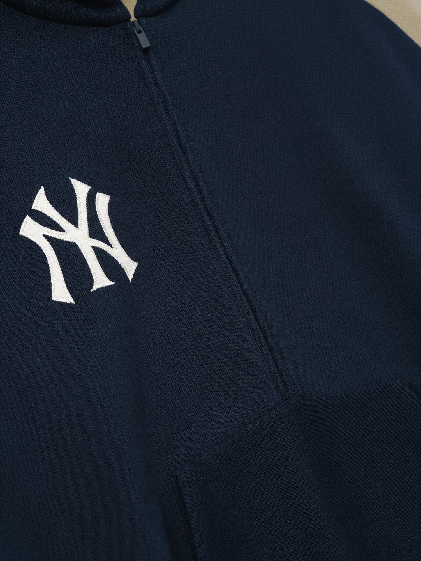 Yankees Raglan Half Zip Sport Hoodie